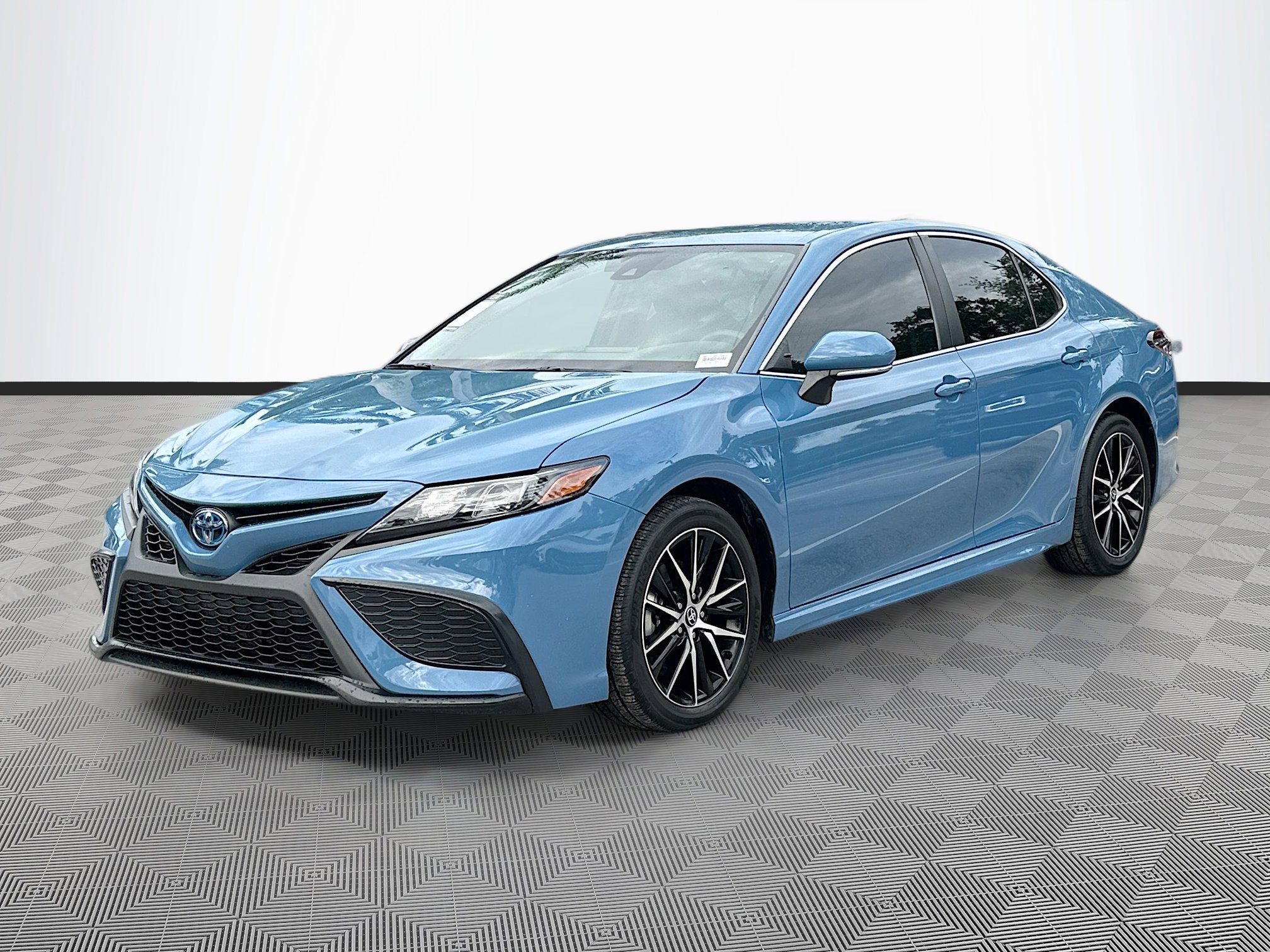 2024 Toyota Camry SE photo 3