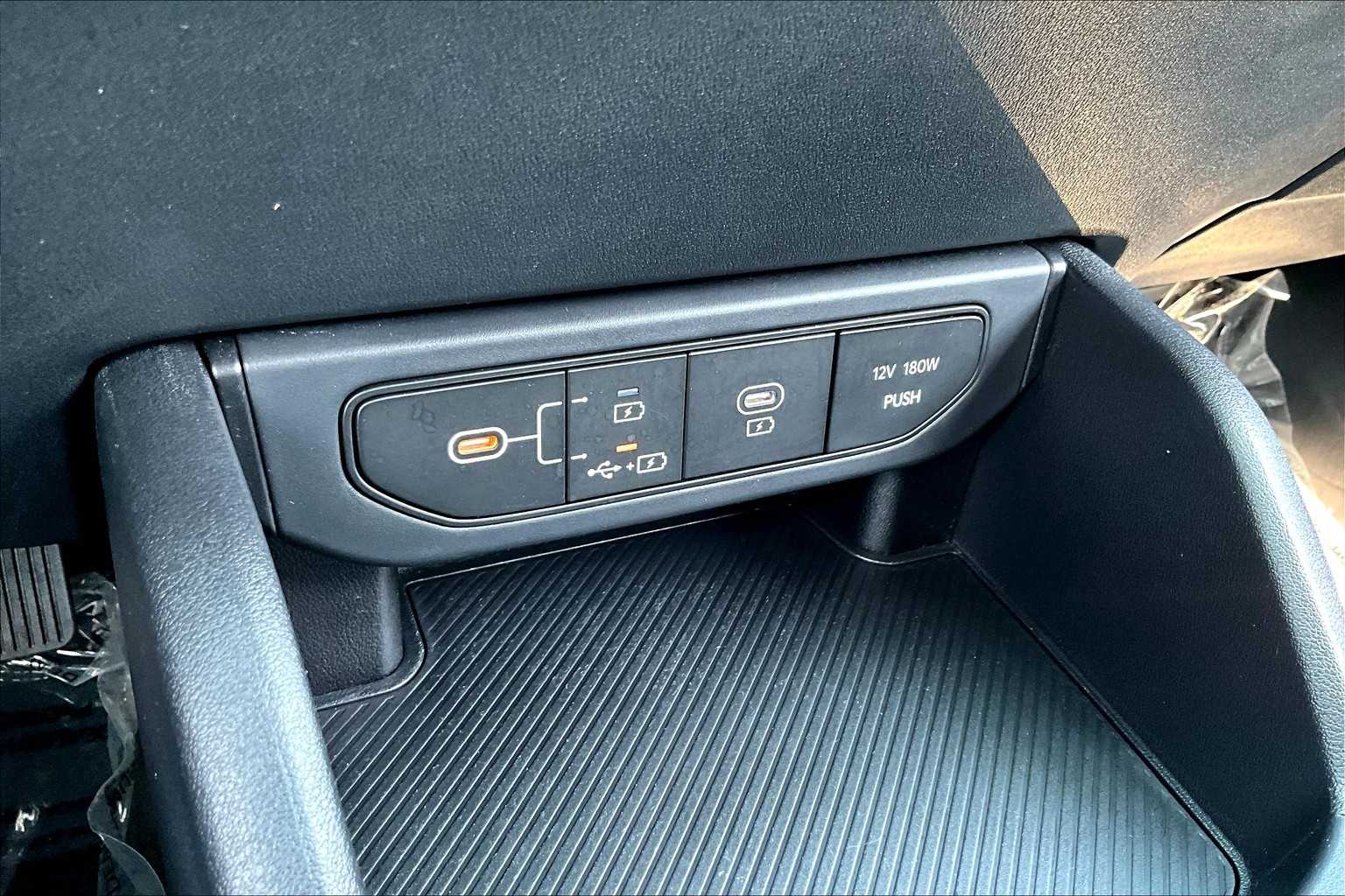 2025 Kia K4 LXS photo 29