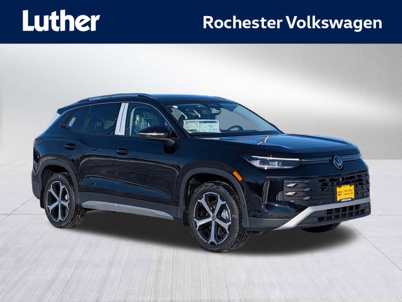 2026 Volkswagen Tiguan SE's photo