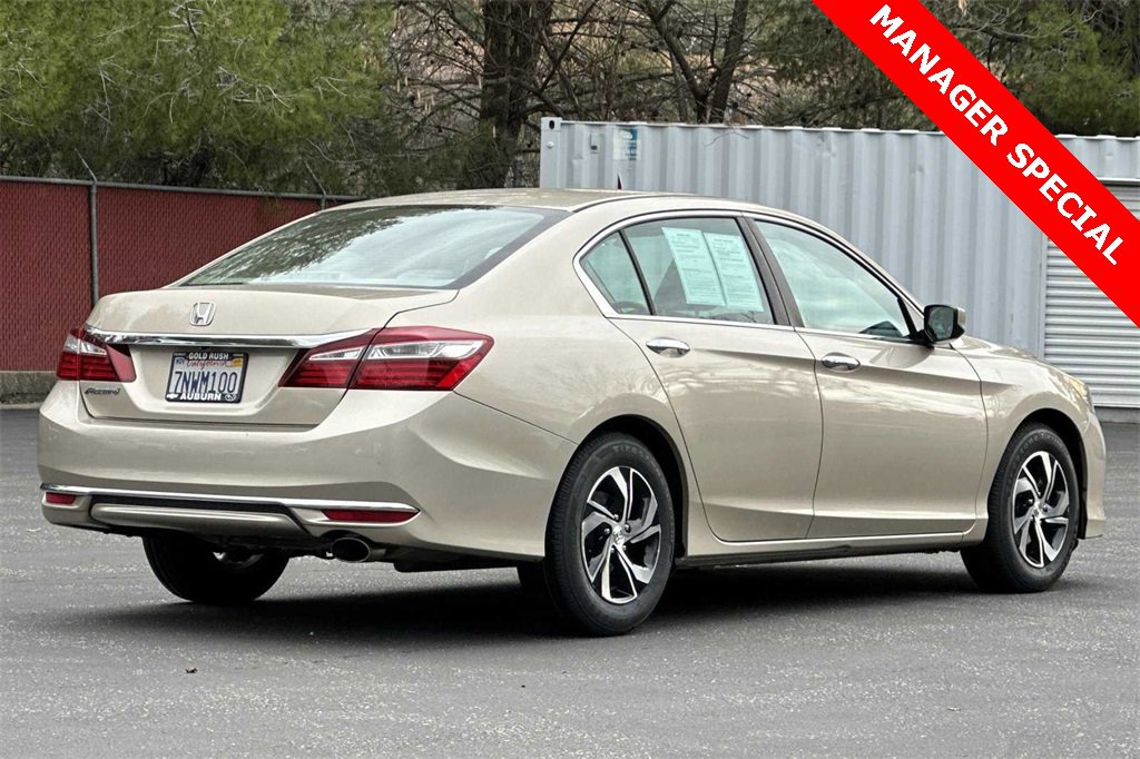 2016 Honda Accord LX photo 4