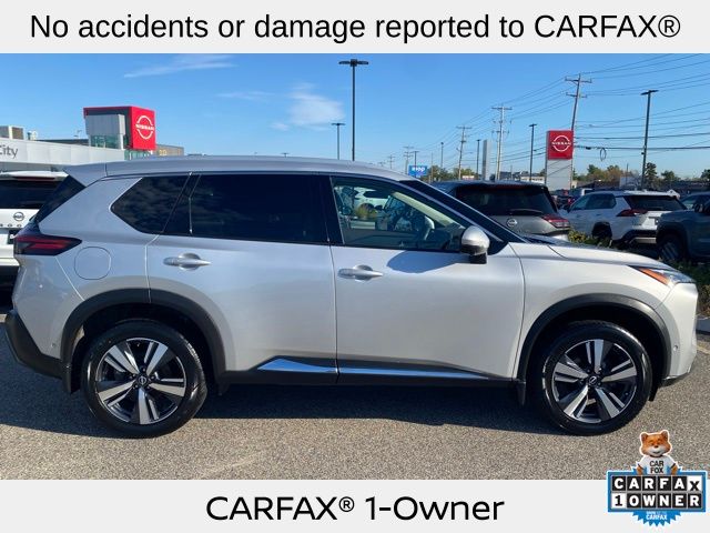 2023 Nissan Rogue SL photo 2