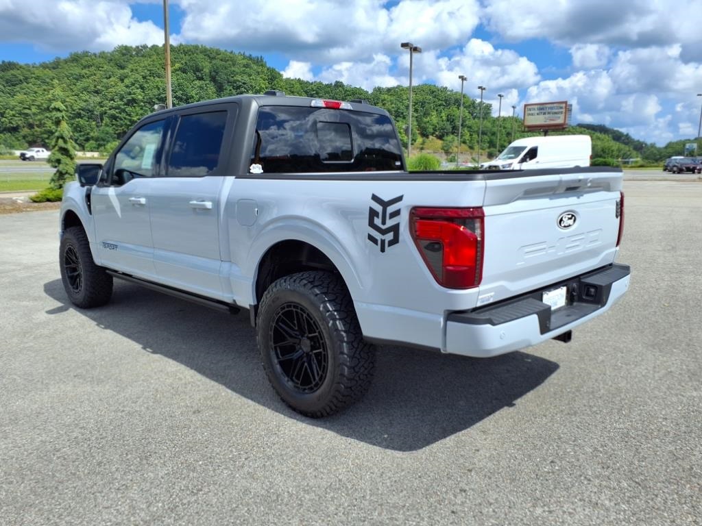2025 Ford F-150 XLT photo 3