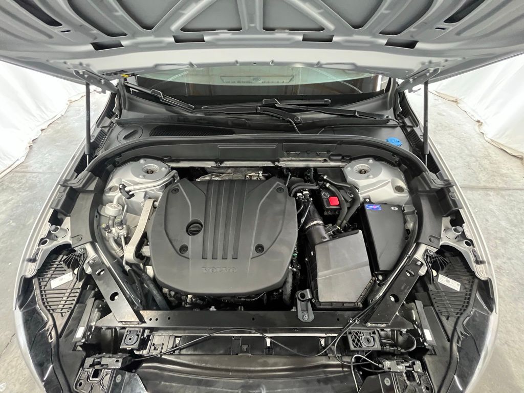 2024 Volvo XC60 B5 Core photo 28