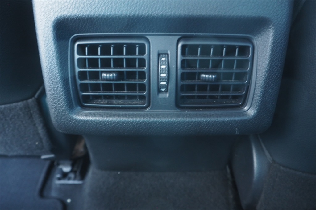 2019 Toyota Camry XSE photo 21
