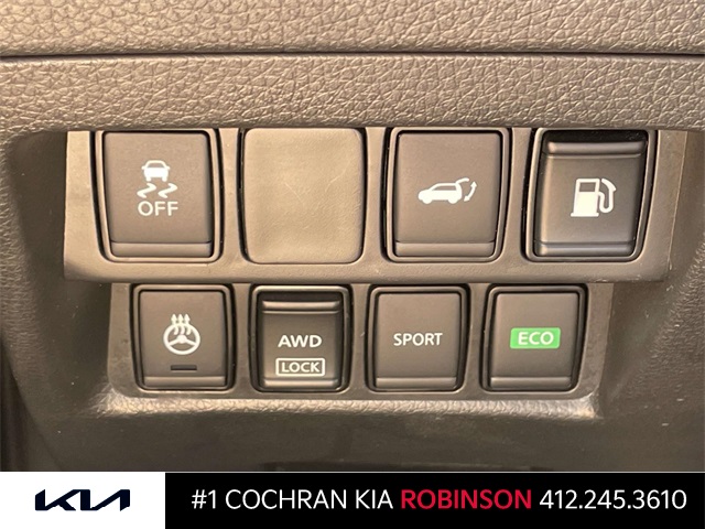 2018 Nissan Rogue SV photo 29