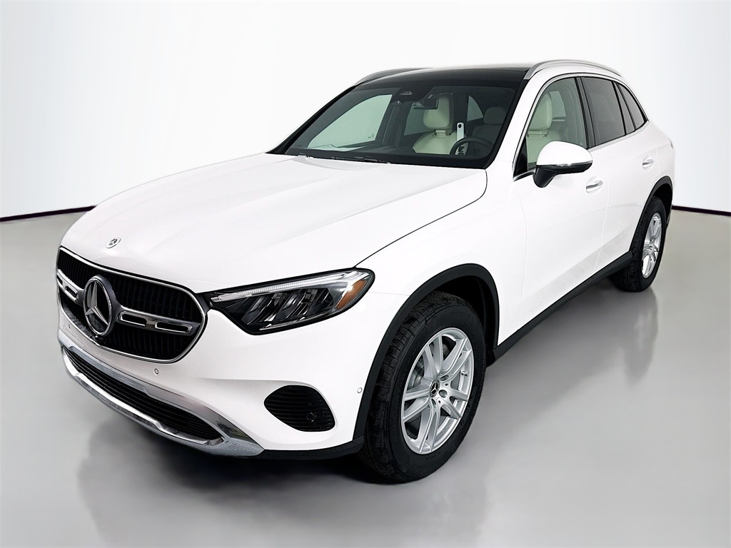 2025 Mercedes-Benz GLC Base's photo