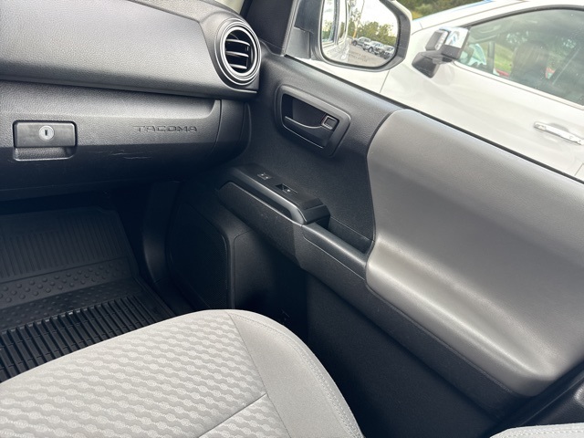 2021 Toyota Tacoma V6 photo 29