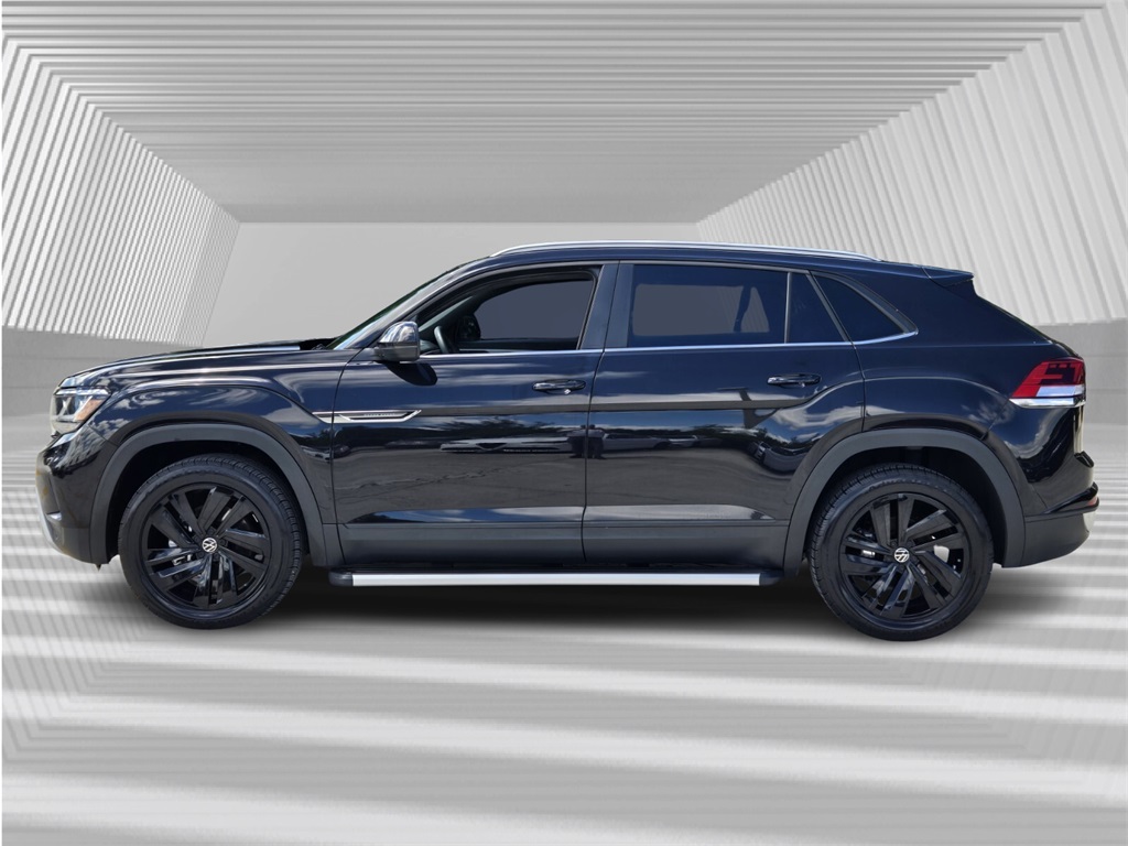2022 Volkswagen Atlas Cross Sport SE Technology photo 3
