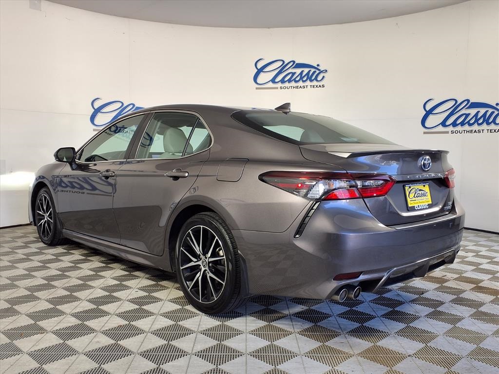 2023 Toyota Camry Hybrid SE photo 2