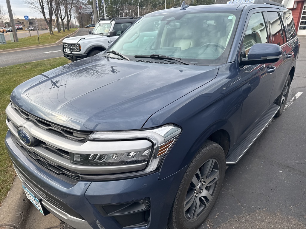Used 2022 Ford Expedition XLT with VIN 1FMJU1JT7NEA05189 for sale in White Bear Lake, Minnesota