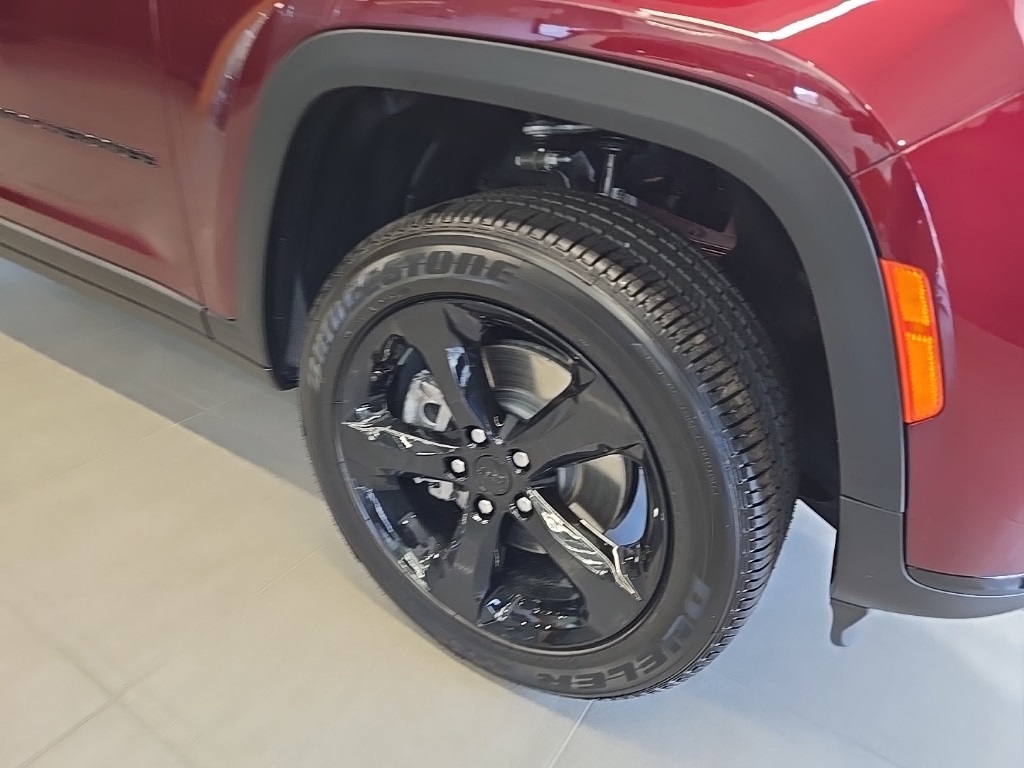 2025 Jeep Grand Cherokee Altitude X photo 4