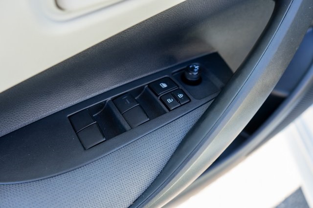 2023 Toyota Corolla Hybrid LE photo 13