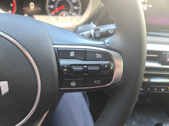 2022 Kia K5 GT-Line photo 17