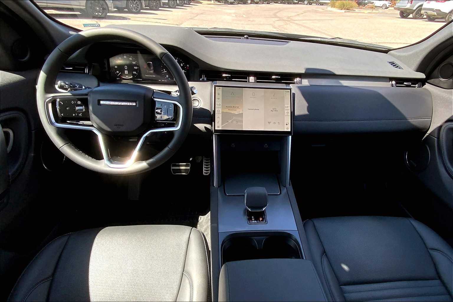 2025 Land Rover Discovery Sport Dynamic SE photo 5
