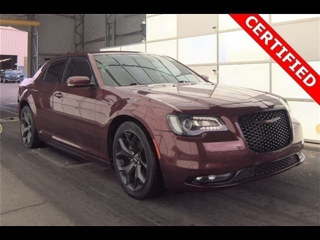 2022 Chrysler 300 S's photo