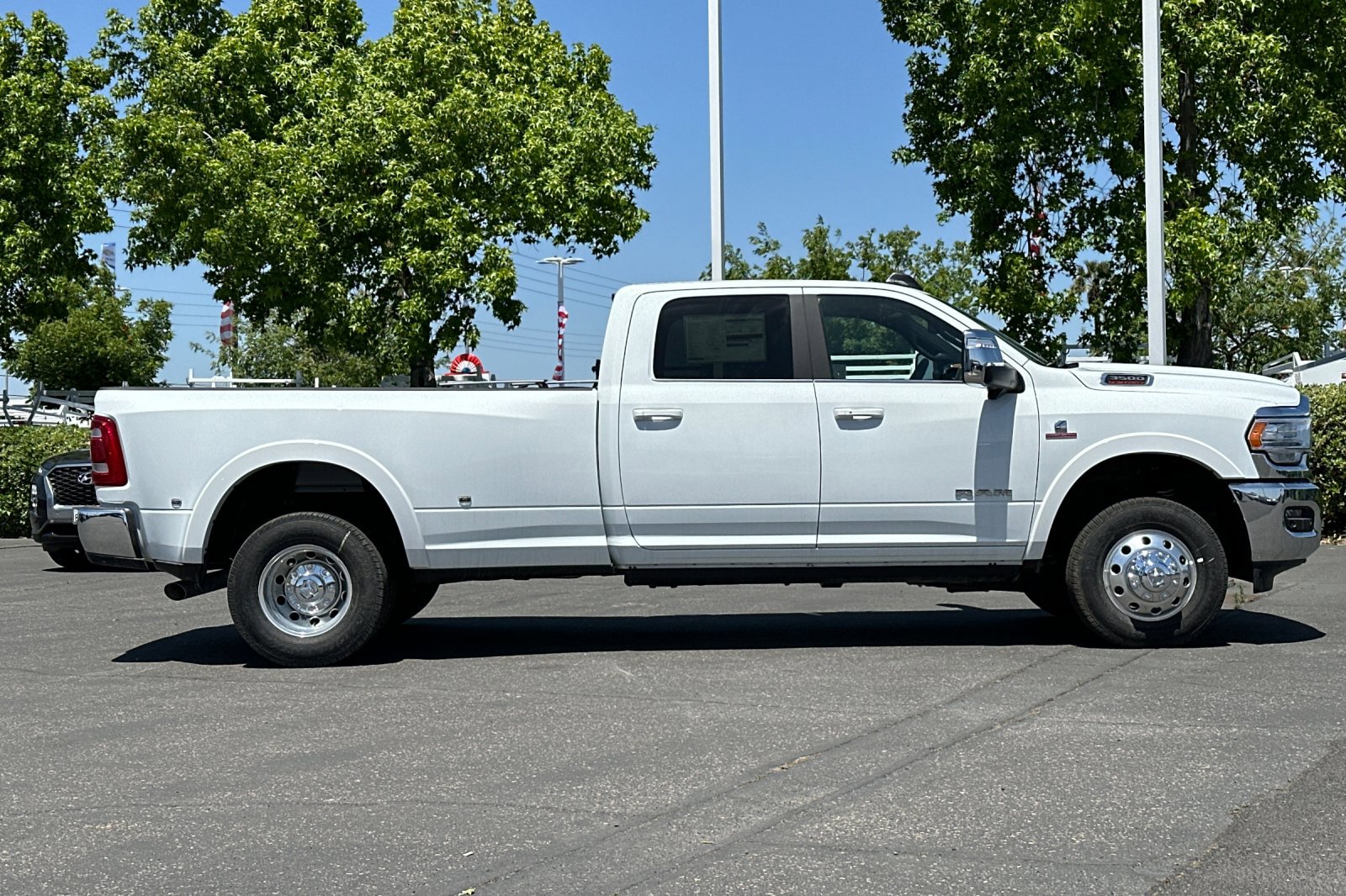 New 2024 Bright White Clear-Coat Exterior Paint RAM Longhorn image 3