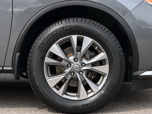 2017 Nissan Murano S photo 24