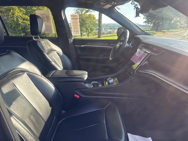 2025 Jeep Grand Cherokee Limited photo 10