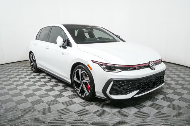 2026 Volkswagen Golf GTI SE's photo