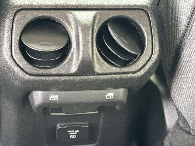 2025 Jeep Wrangler Sahara photo 23