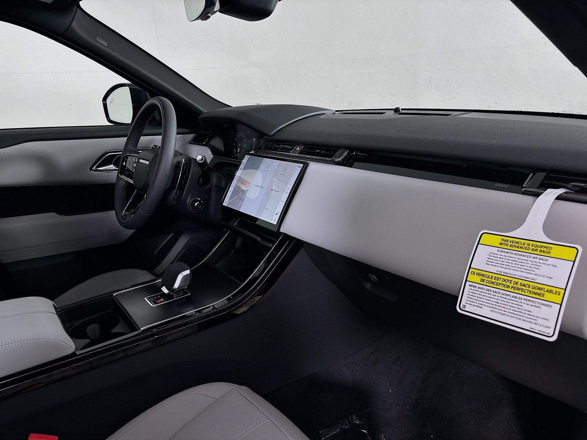 2026 Land Rover Range Rover Velar SE photo 20