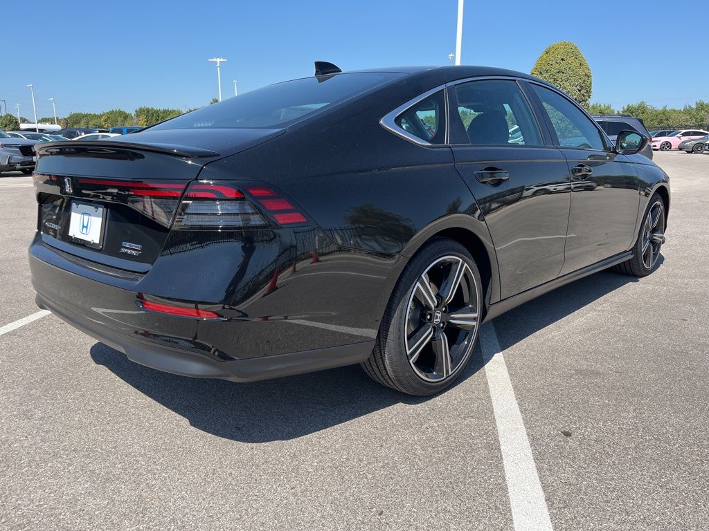 2025 Honda Accord Hybrid Sport photo 2