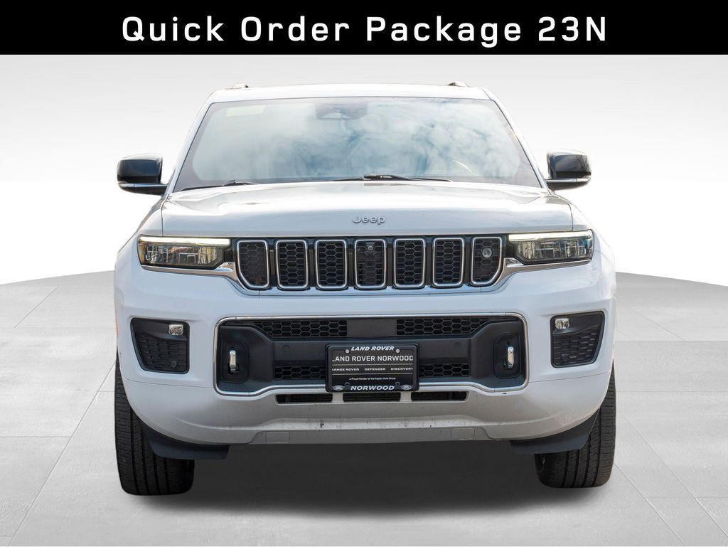 2024 Jeep Grand Cherokee Overland photo 2