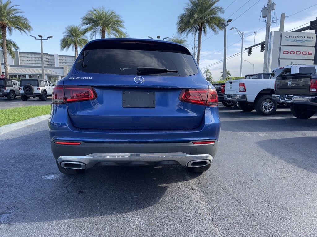 2022 Mercedes Benz GLC 300 photo 4
