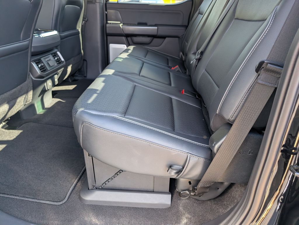 2025 Ford F-150 Lariat photo 4