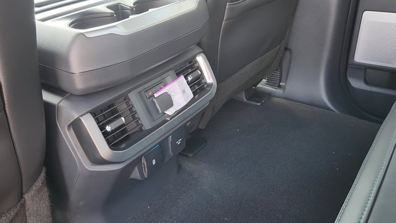 2025 Ford F-150 Platinum photo 19