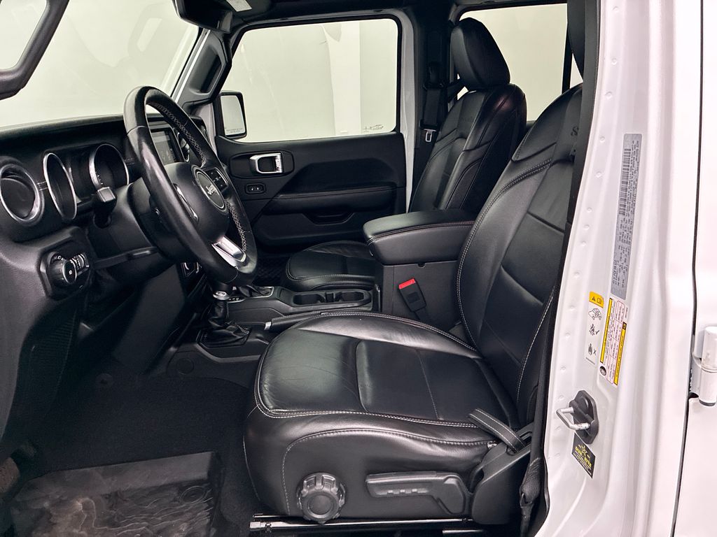 2018 Jeep Wrangler Unlimited Sahara photo 9