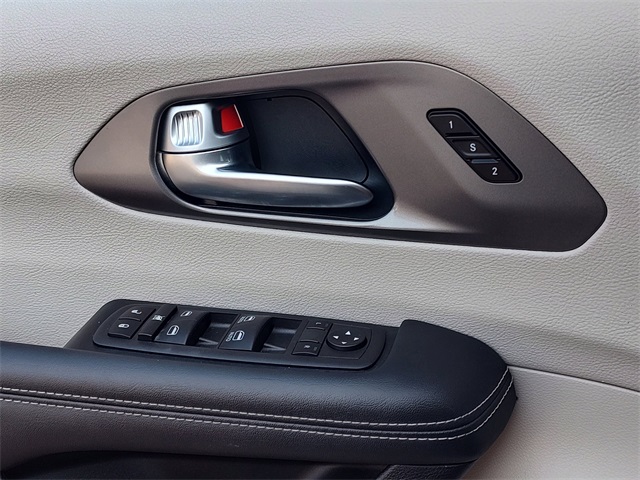 2023 Chrysler Pacifica Touring L photo 23