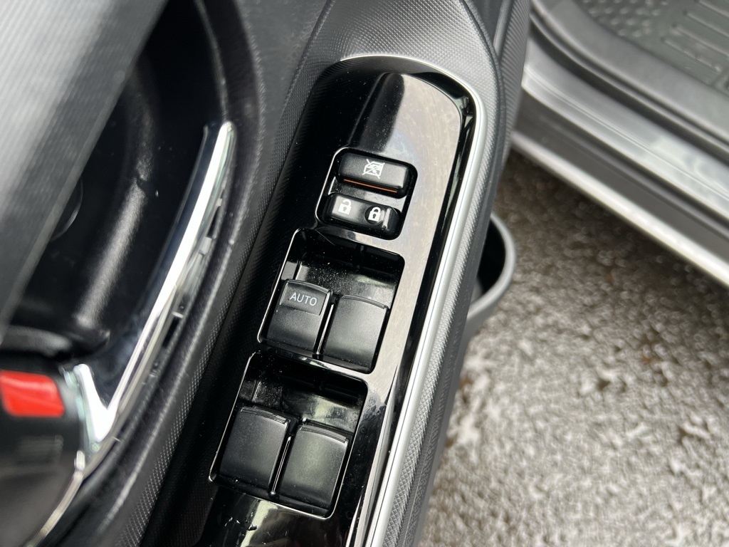 2015 Toyota Prius C Two photo 10
