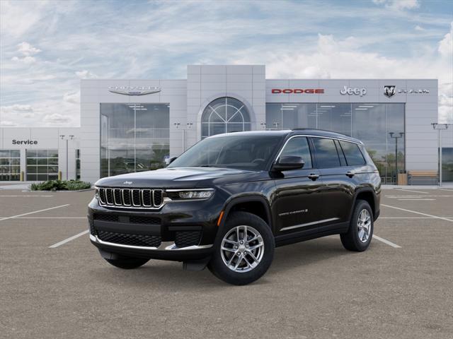 2025 Jeep Grand Cherokee L Laredo's photo