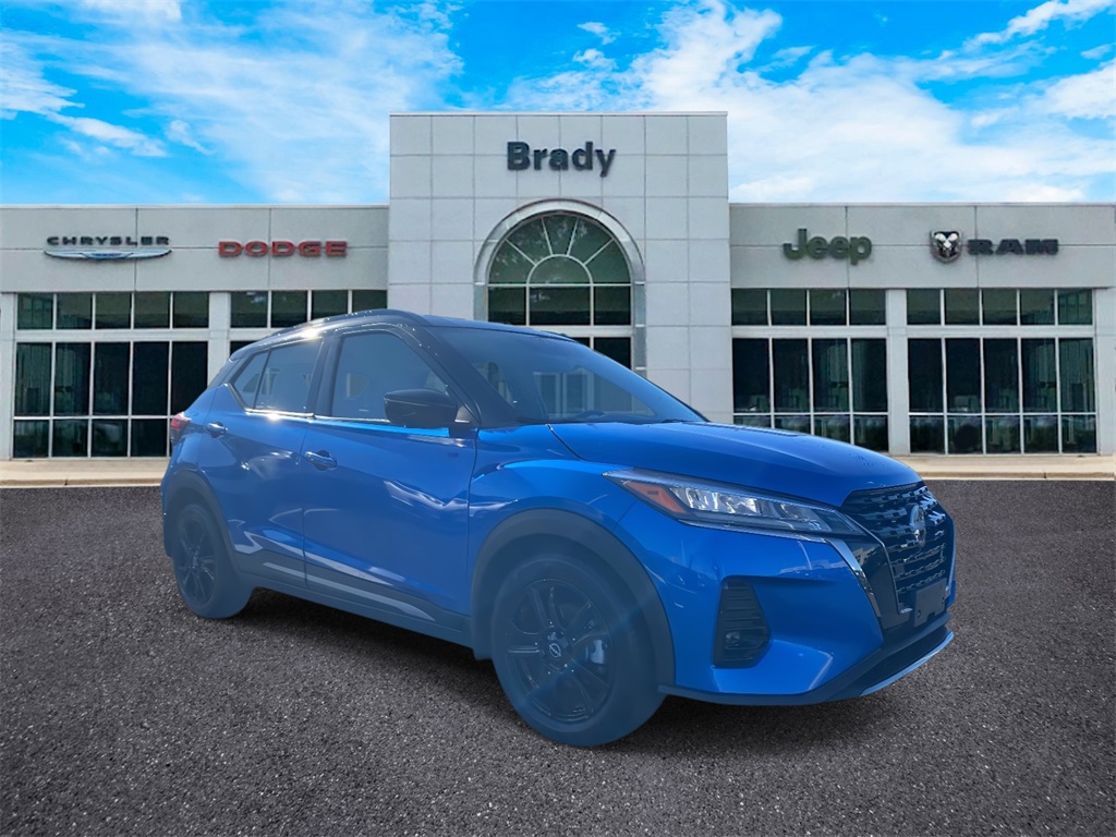 2024 Nissan Kicks SR's photo