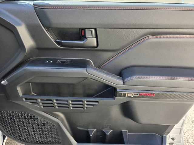 2025 Toyota Tacoma TRD Pro 4x4 photo 11