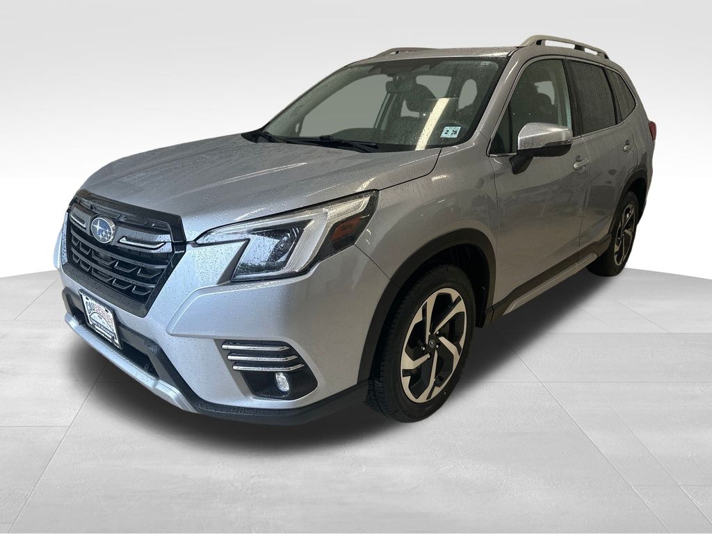 2023 Subaru Forester Touring photo 3