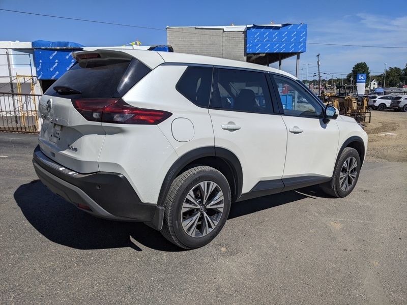 2021 Nissan Rogue SV photo 3