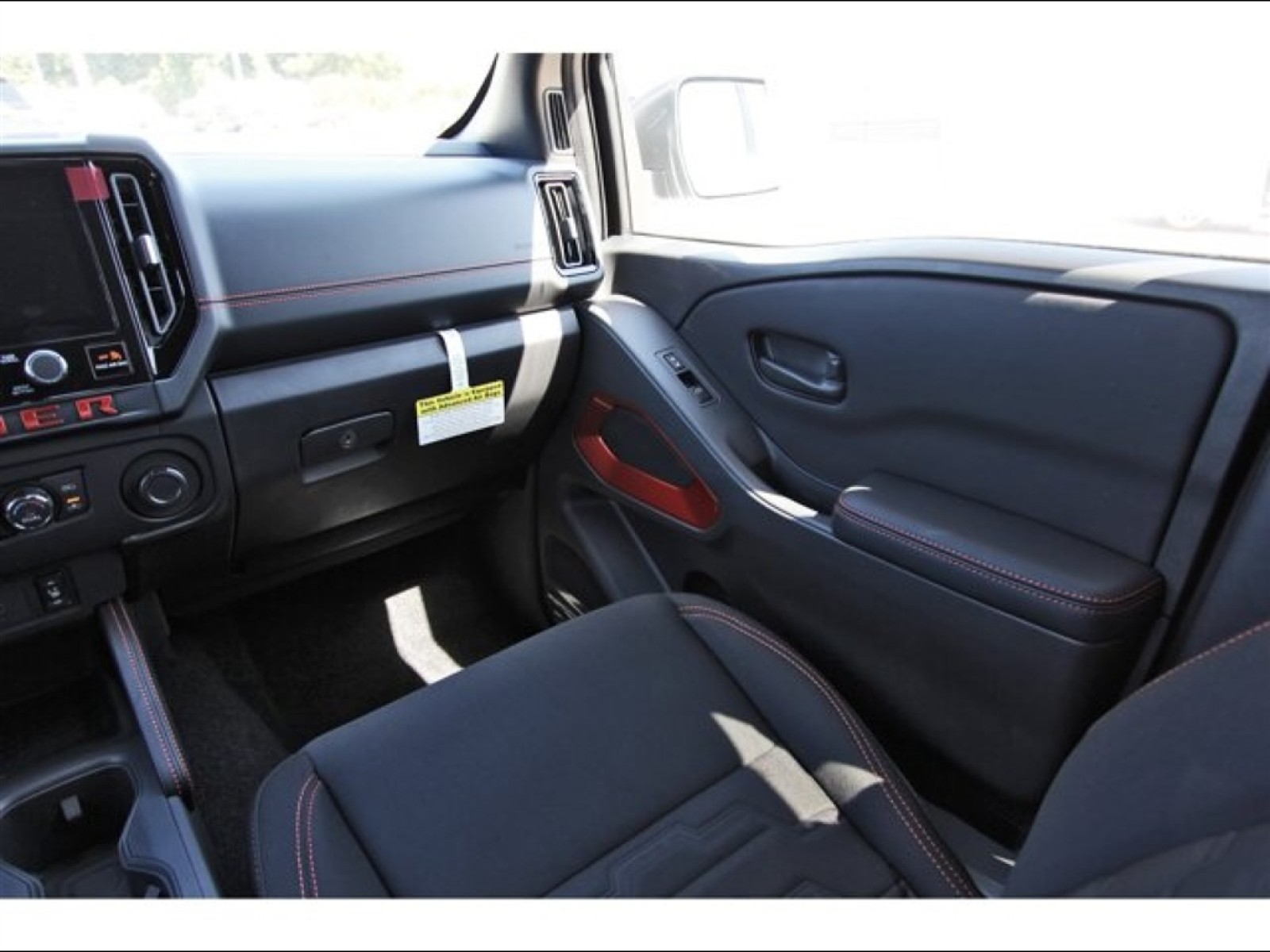 2026 Nissan Frontier Crew Cab PRO-4X® White at Robbins Nissan