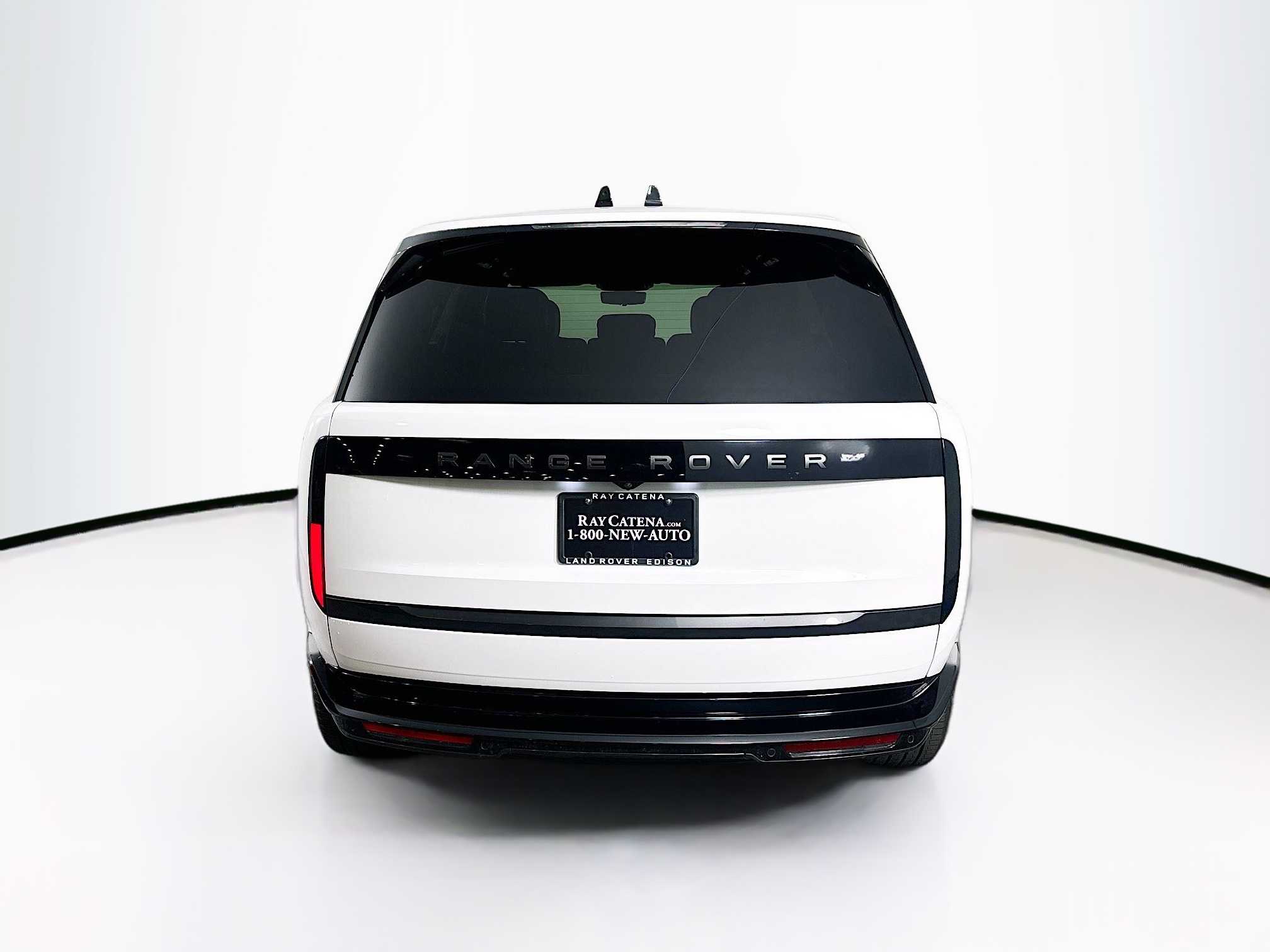 2025 Land Rover Range Rover SE photo 4