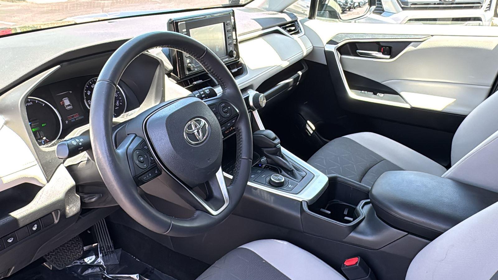 2022 Toyota RAV4 Hybrid XLE photo 20