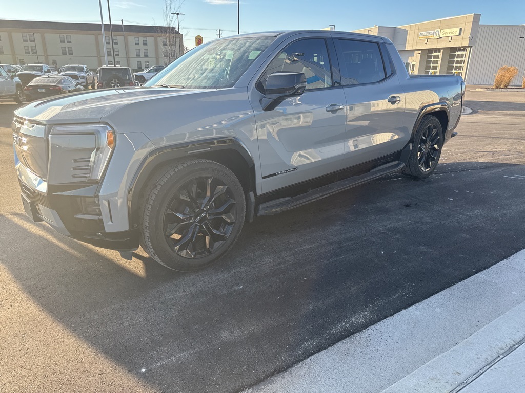 2024 GMC Sierra EV Denali's photo