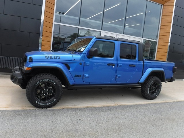 2025 Jeep Gladiator Sport photo 2