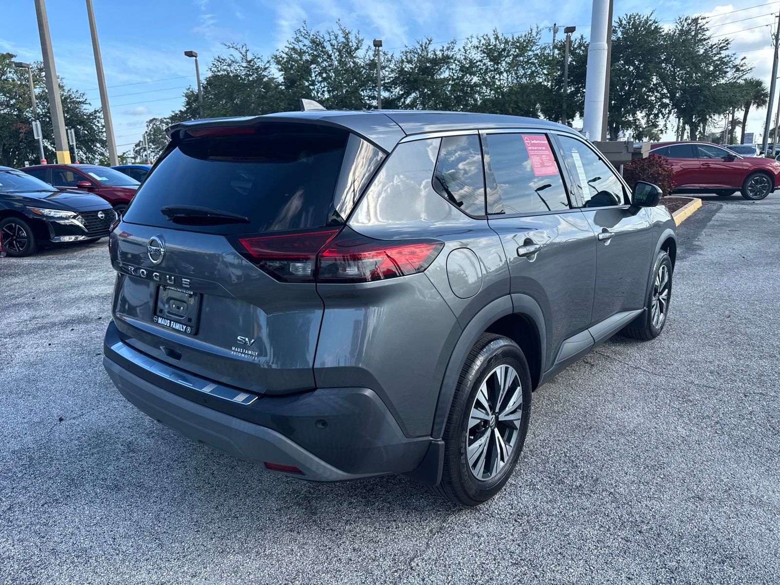 2021 Nissan Rogue SV photo 4
