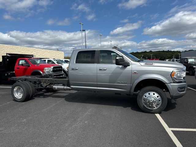 2023 Ram 4500 photo 2