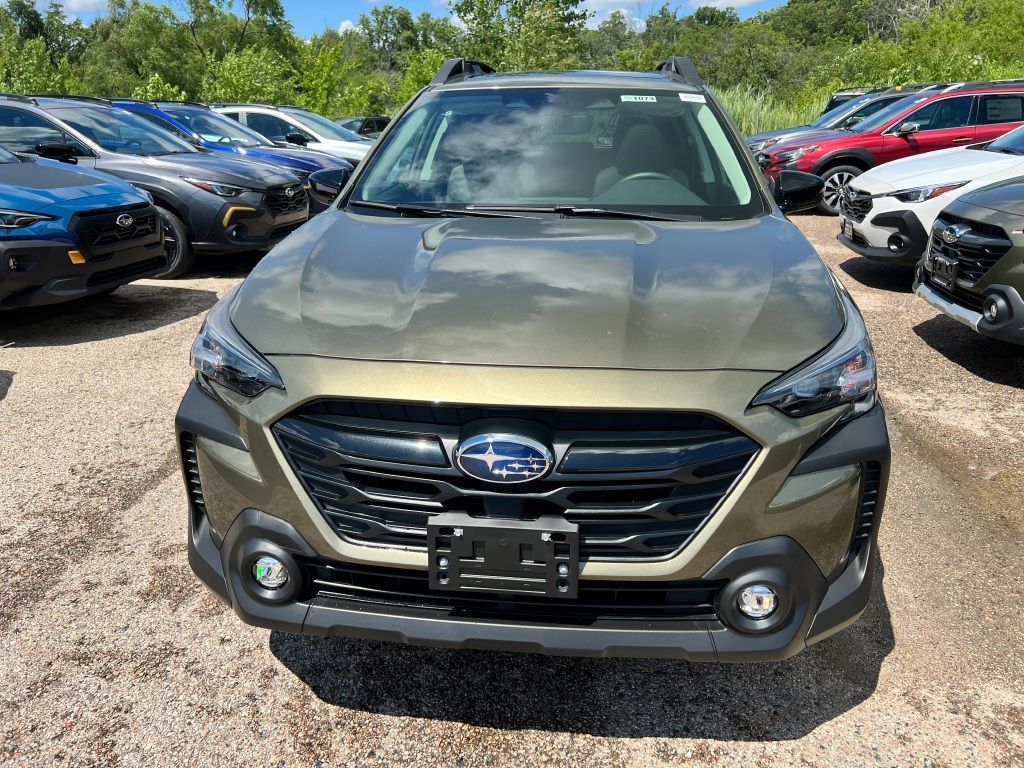 2025 Subaru Outback Onyx Edition photo 3