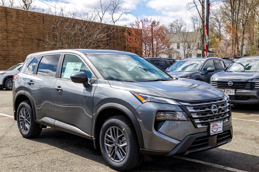 2025 Nissan Rogue S photo 2