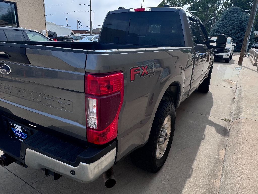 2021 Ford F-250 Lariat photo 2