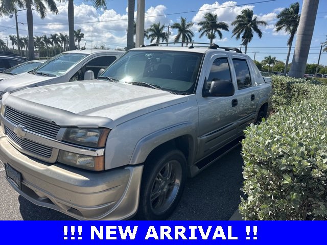 2004 Chevrolet Avalanche Z71 photo 2