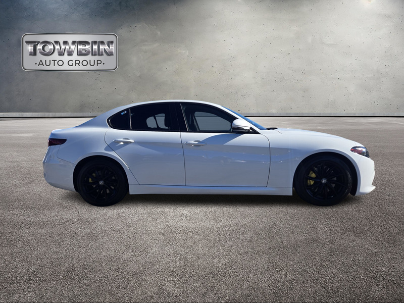 2022 Alfa Romeo Giulia SPRINT photo 3